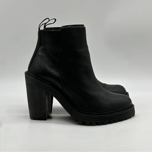 Dr. Martens Magdalena Ankle Boots. Size 9